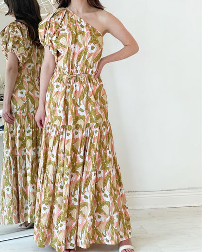 ONE SHOULDER MAXI ~